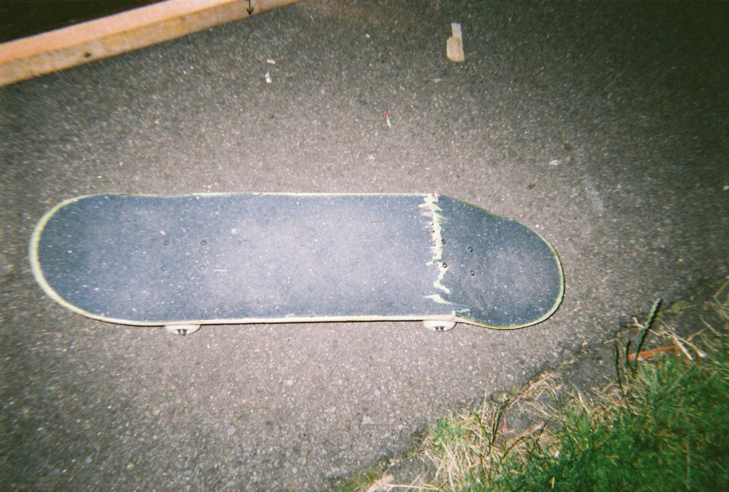 skate48-brodderhoed-broken-board