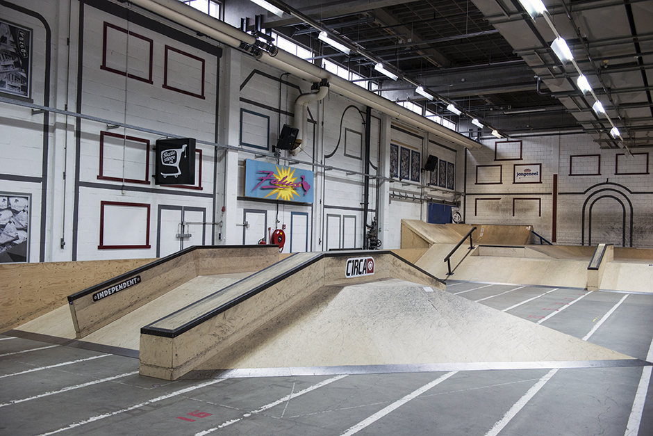 Skatepark-Utrecht-hip2 Overview of Skatepark Utrecht showing the street section and obstacles