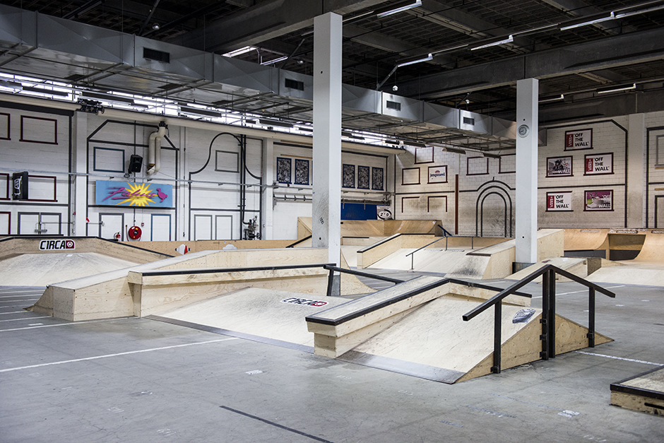 Skatepark-Utrecht-middenstuk Overview of Skatepark Utrecht showing the street section and obstacles