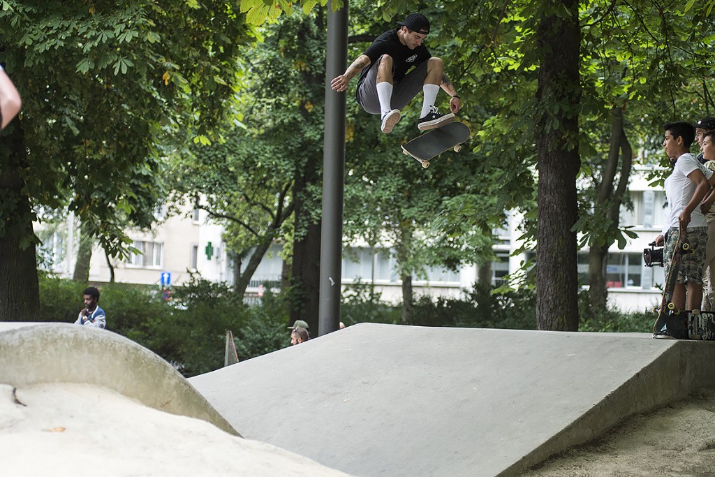 Converse-One-Star-World-Tour-2015-Antwerp-Mike-Anderson-Kickflip