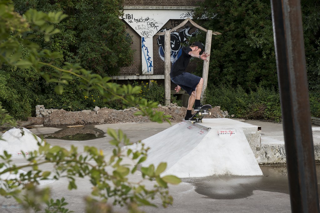 Red-Bull-DIY-Nijmegen-Fs-180-5-0-fakie