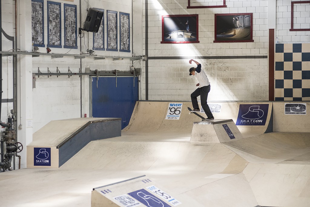 NK-Skateboarden-2015-bert-roeterdink-wallie-back-tail