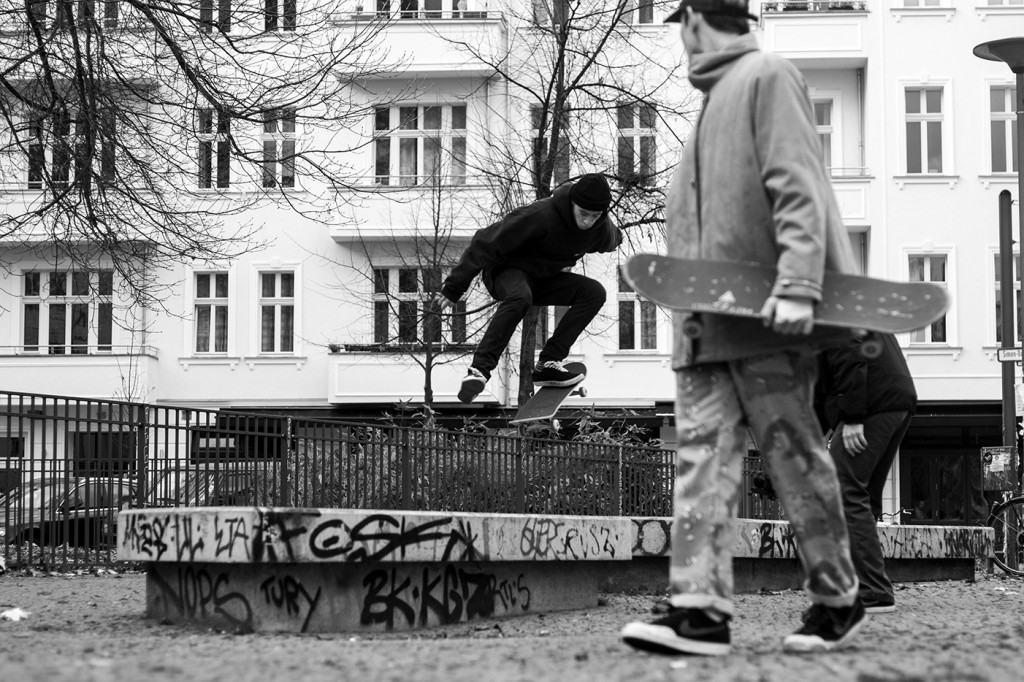 11 Theo van den Berg - Kickflip