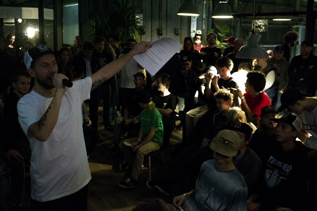 16. Menno Becht presenteerde de finale