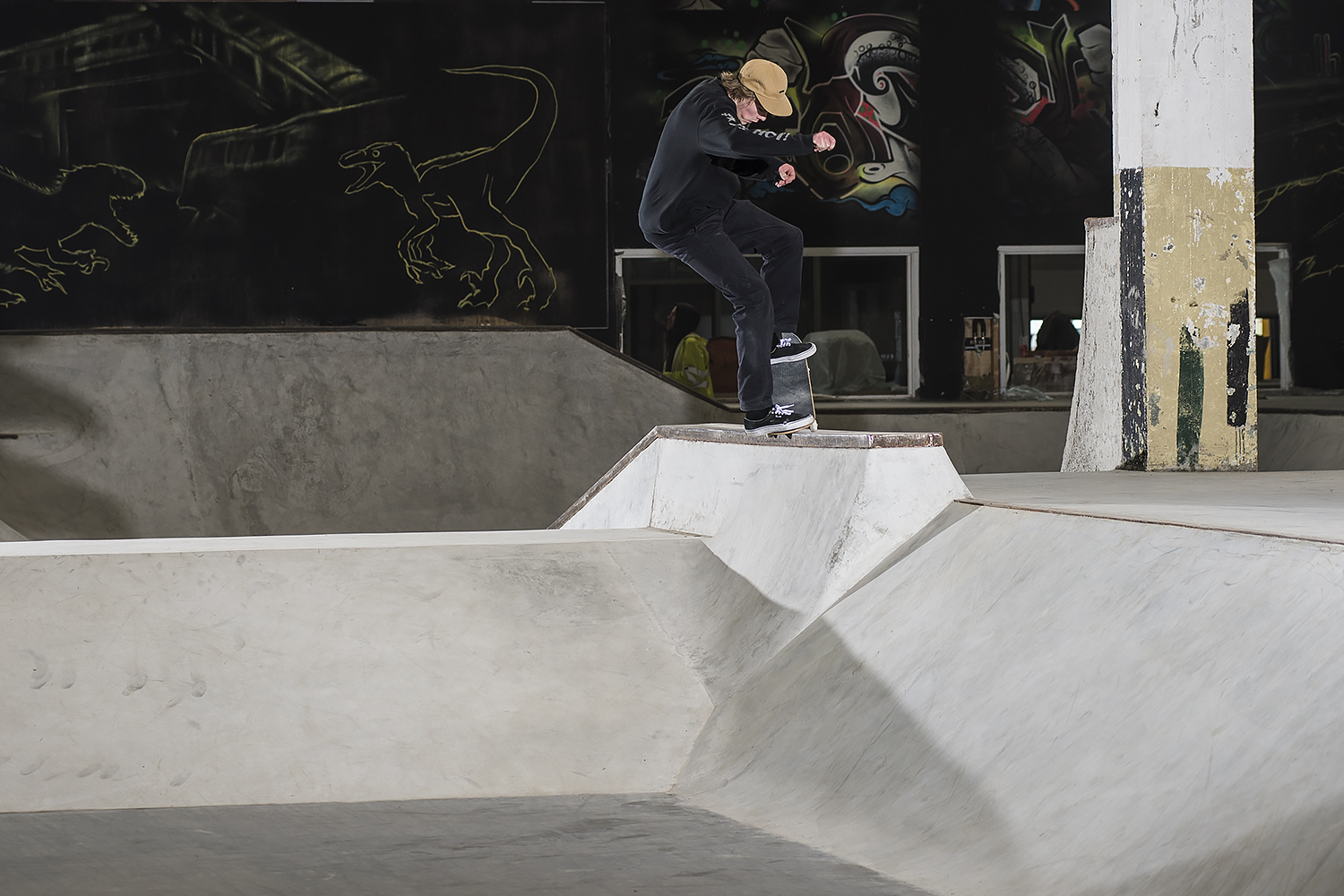 Waalhalla-2016-Bert-Roeterdink-Nosegrind Bert Roeterdink skateboarden in Waalhalla Skatepark Nijmegen