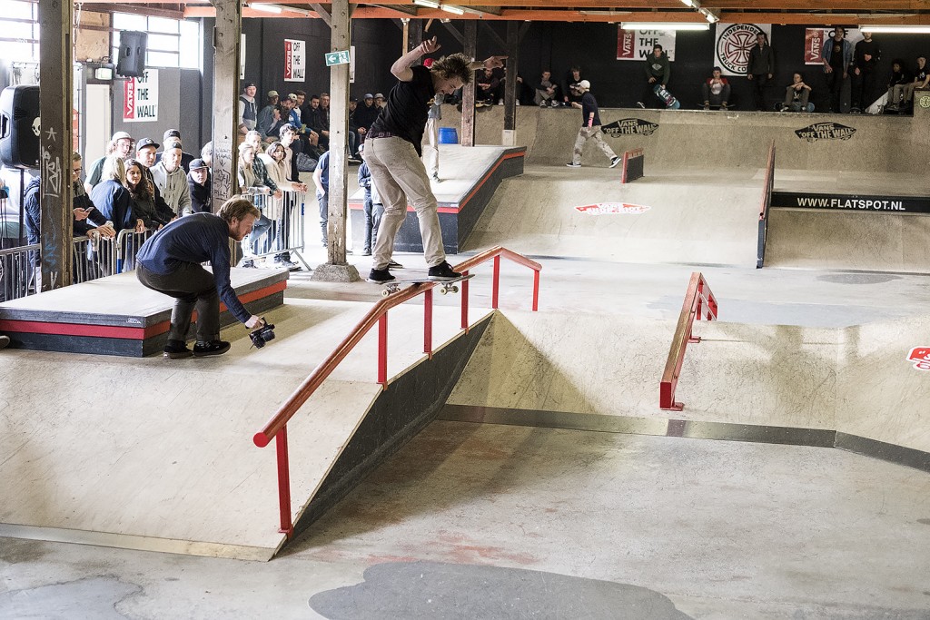 Vans-Shop-Riot-Netherlands-Burnside-Deventer-2016-Robbin-Oost-Frontside-Boardslide-all-the-way