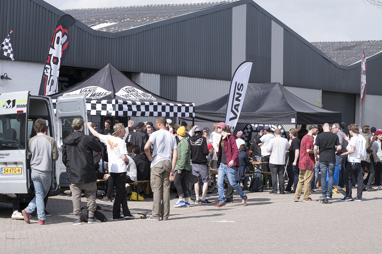 Vans-Shop-Riot-Netherlands-Burnside-Deventer-2016-crowd