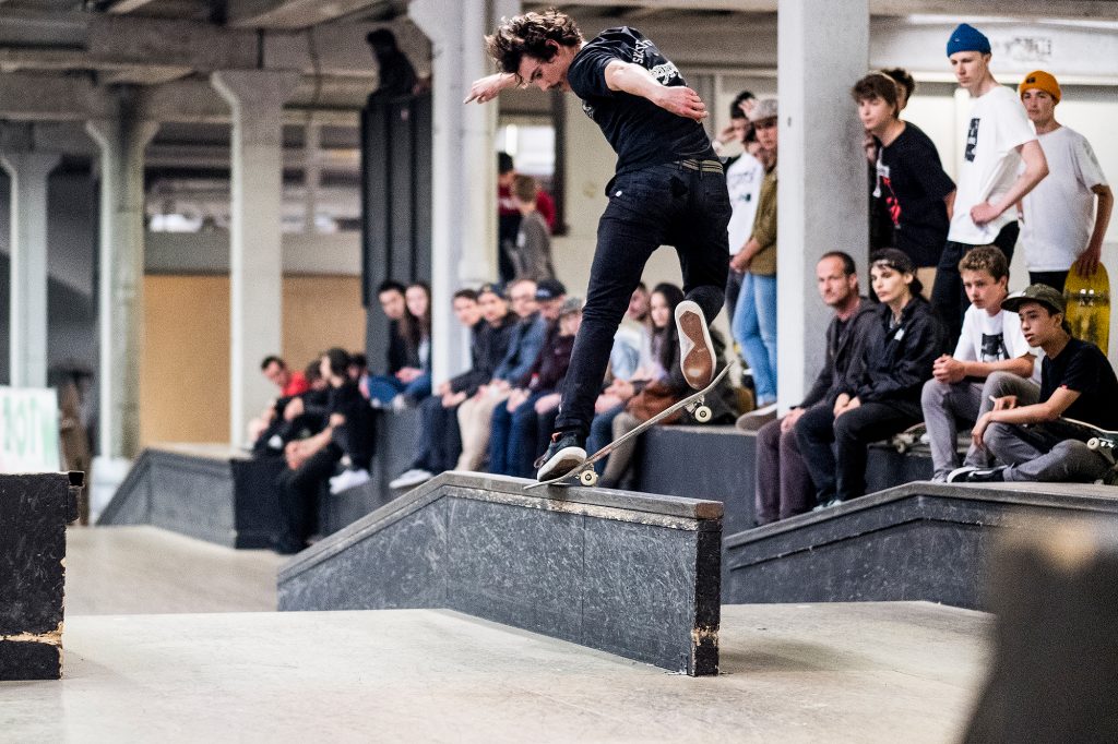 Vans-Shop-Riot-Belgium-2016-Fries-Taillieu-Bs-180-nosegrind-revert