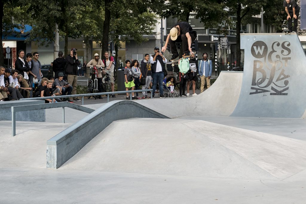 Dwindle-Demo-Westblaak-Rotterdam-Flo-Mirtain-Backside-Flip