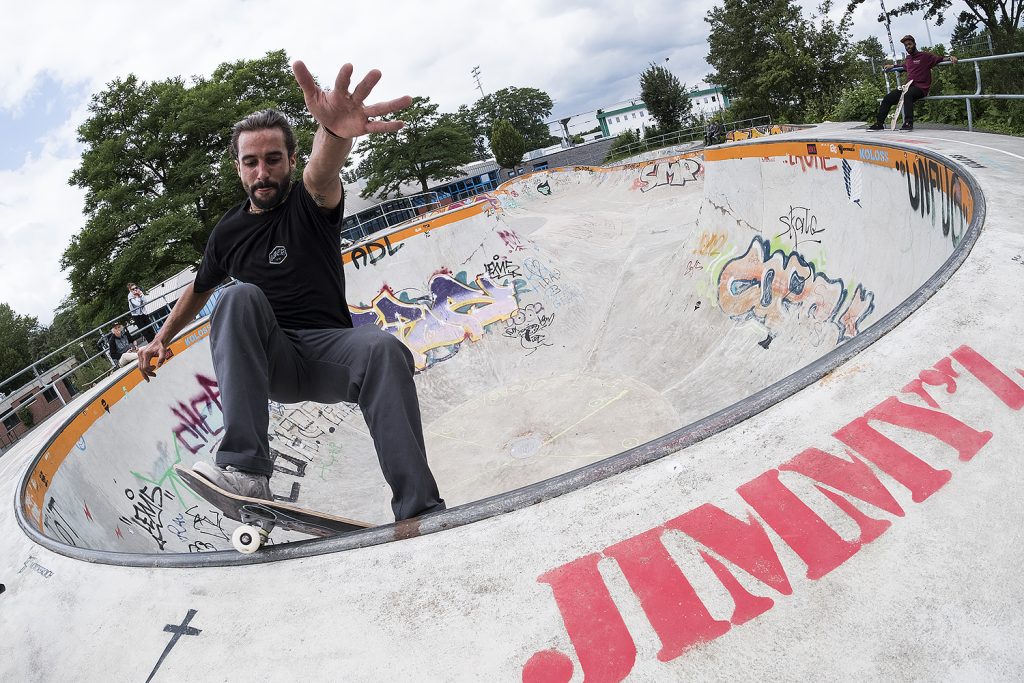 Munster-Skateboarding-Benjamin-Botta-Smith-Revert