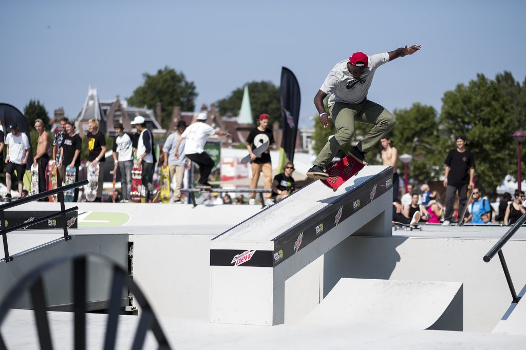 Dew-Tour-AM-Series-2016-Saturday-Theotis-Beasley-Flip-Nosegrind