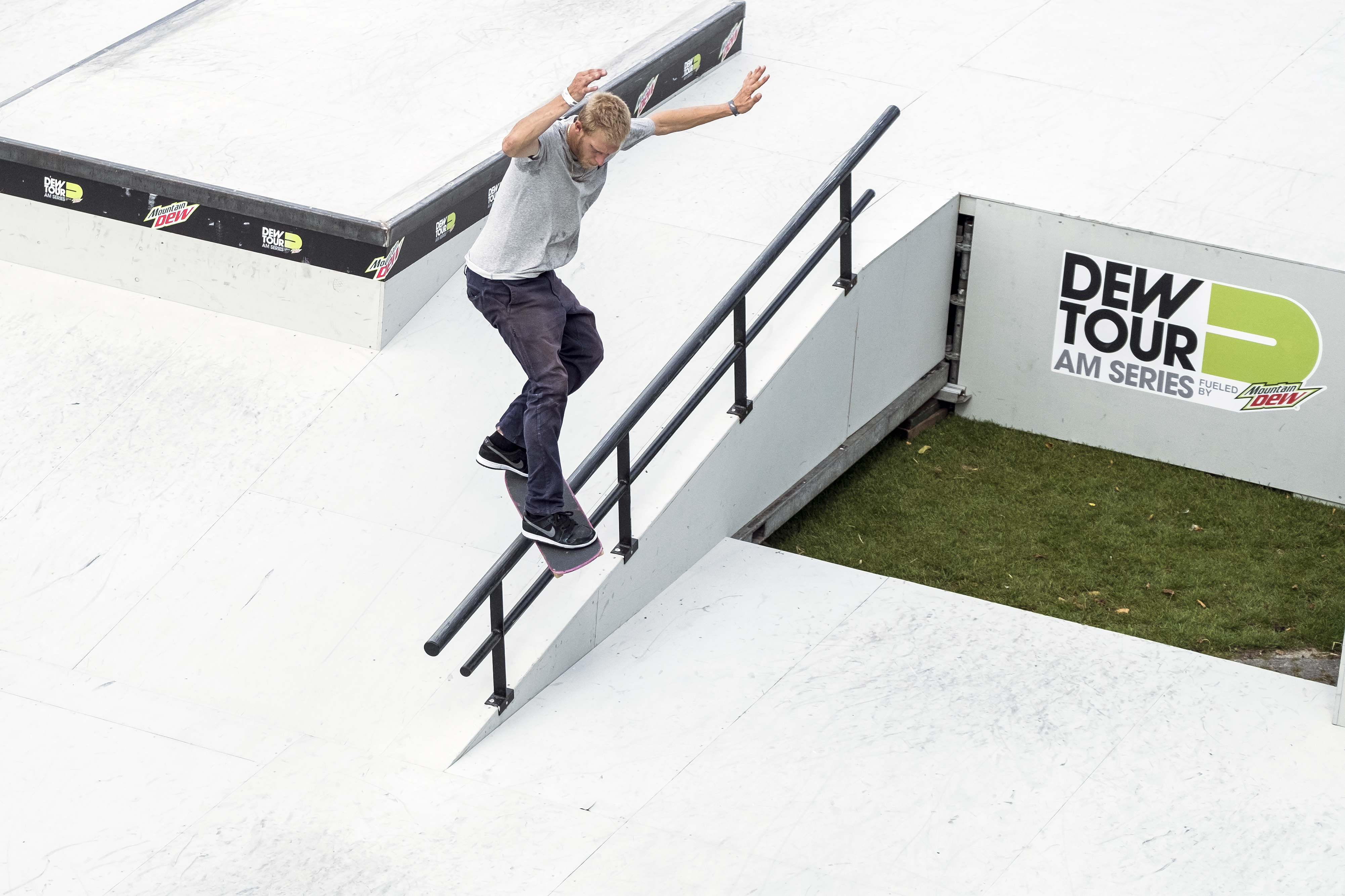 Dew-Tour-AM-Series-Amsterdam-Tim-Zom-Frontside-Feeble