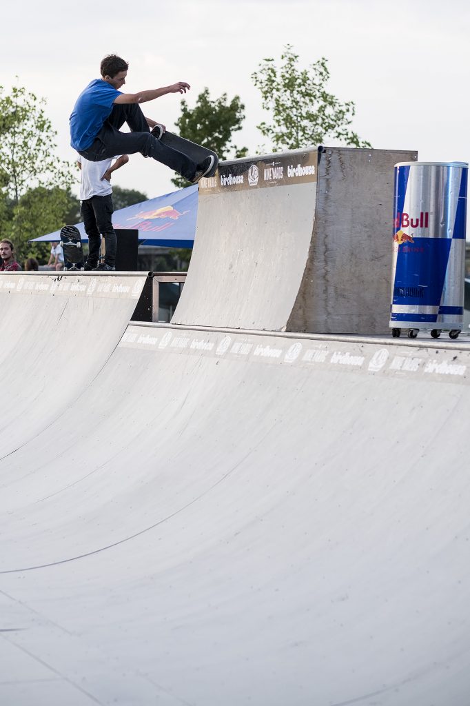 Pier15skatepark-miniramp-Daan-van-der-linden-nosegrind-tailgrab