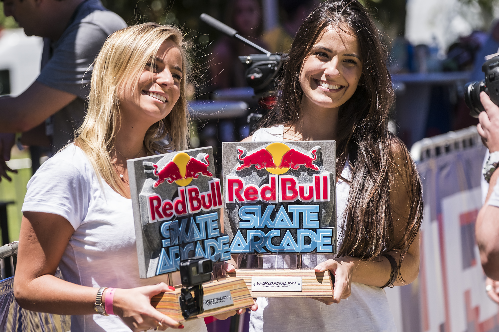 red-bull-skate-arcade-world-final-2016-brazil-wings-girls-mathijs-tromp