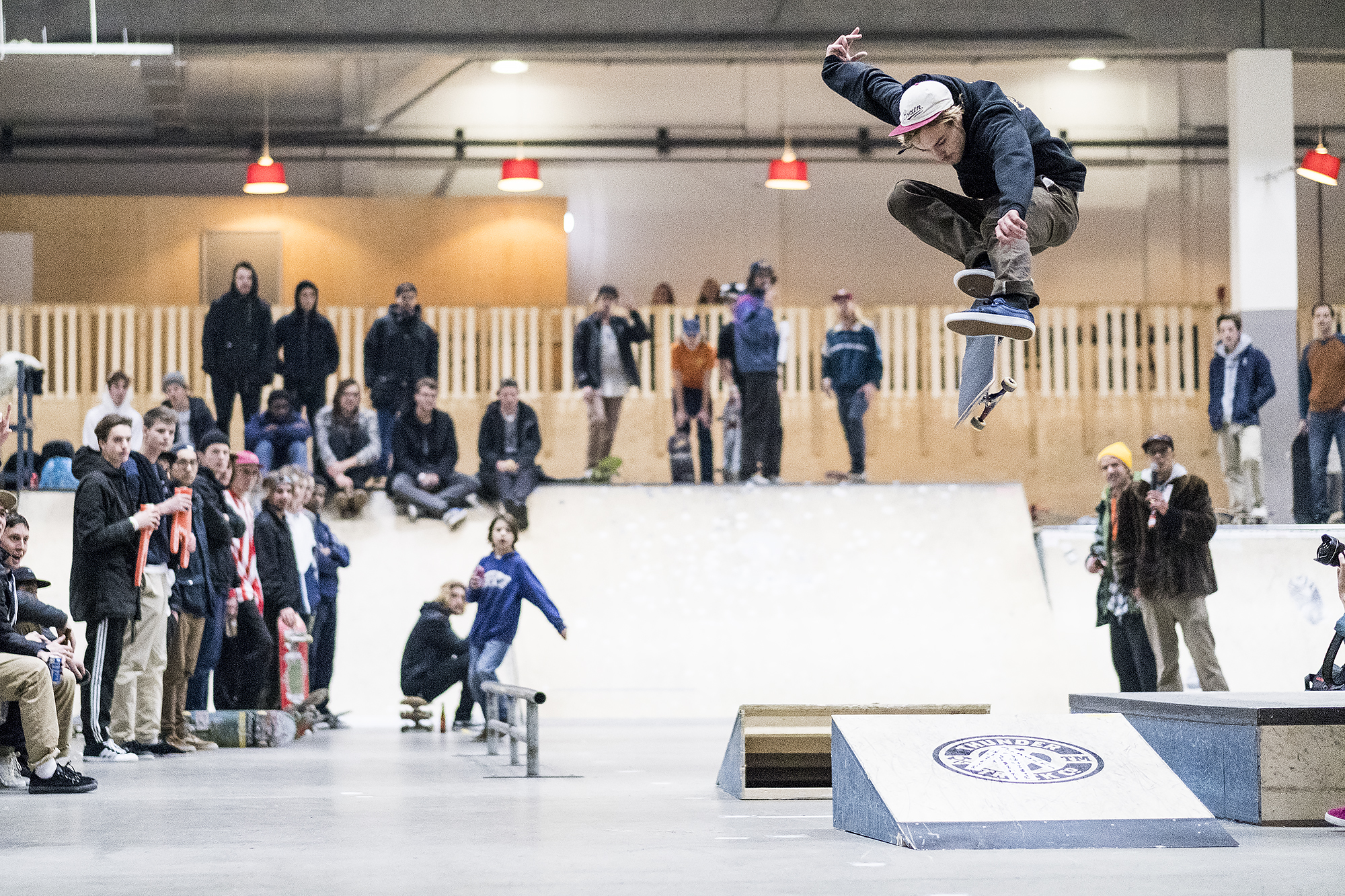 poernaka-scout-series-1-utrecht-jesse-voerman-kickflip