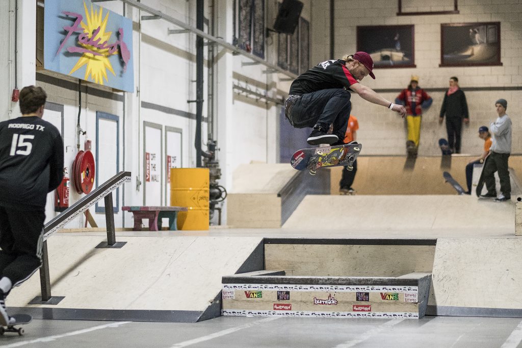 poernaka-scout-series-1-utrecht-woody-hoogendijk-fakie-inward-heellfip