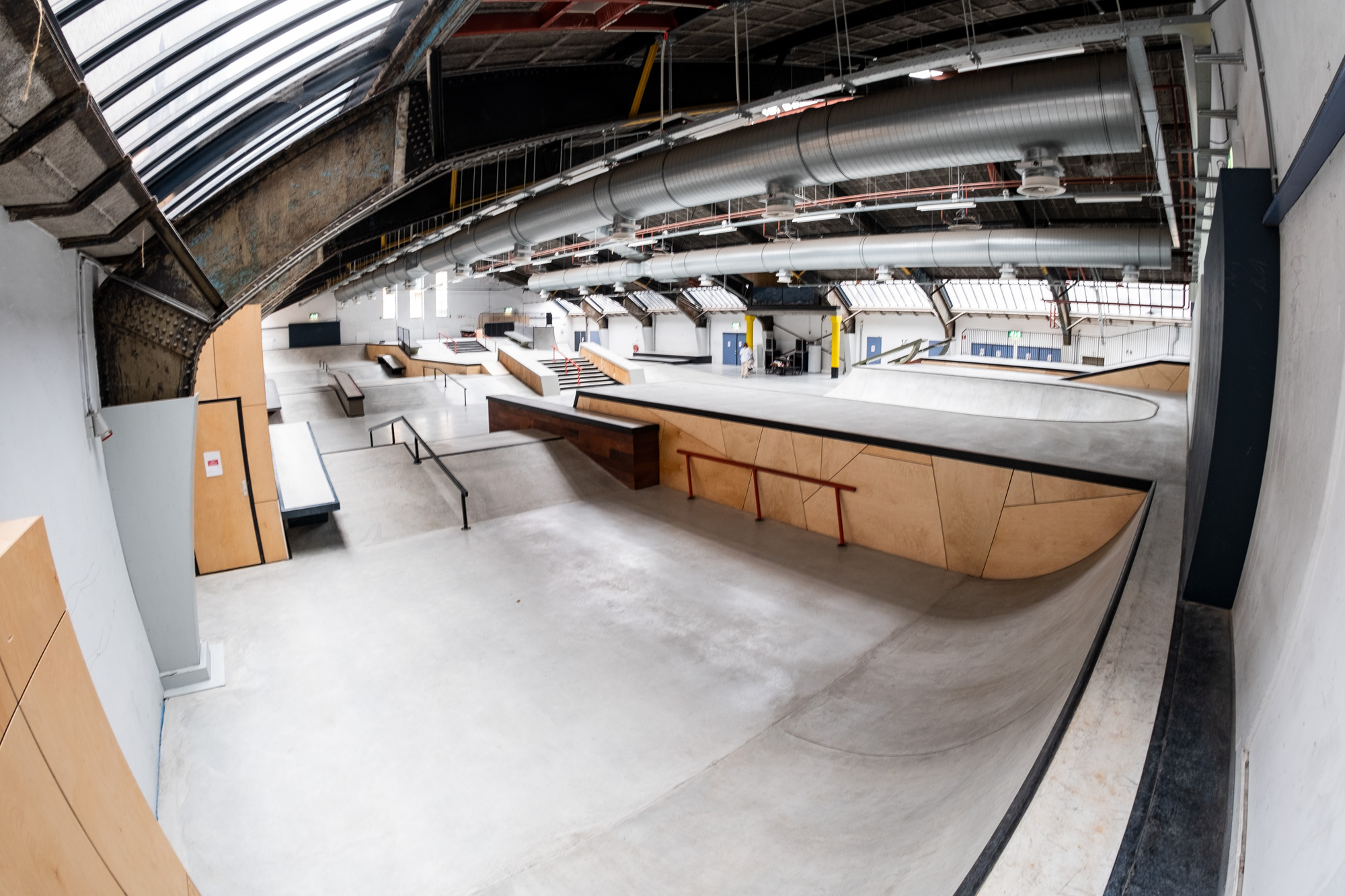 Olympic-Skatepark-RAC-Hallen-Netherlands-5 View vanaf de achterkant bij RAC Skatepark in Den Haag