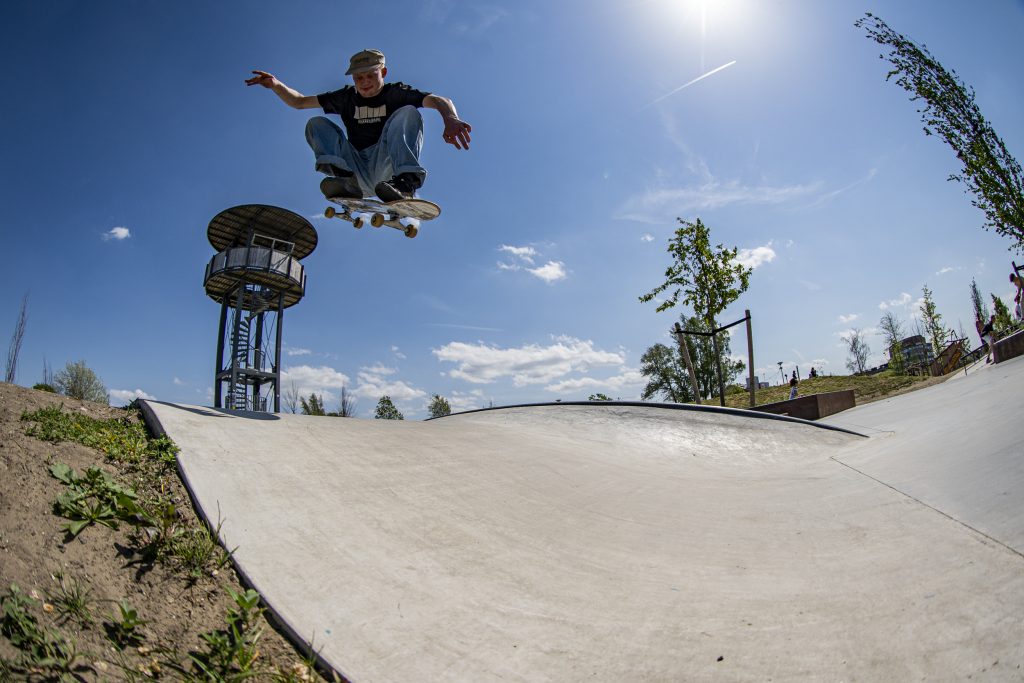 Skatepark Roosendaal - Realisatie: Nine Yards Skateparks. Wouter de Jong - Kickflip