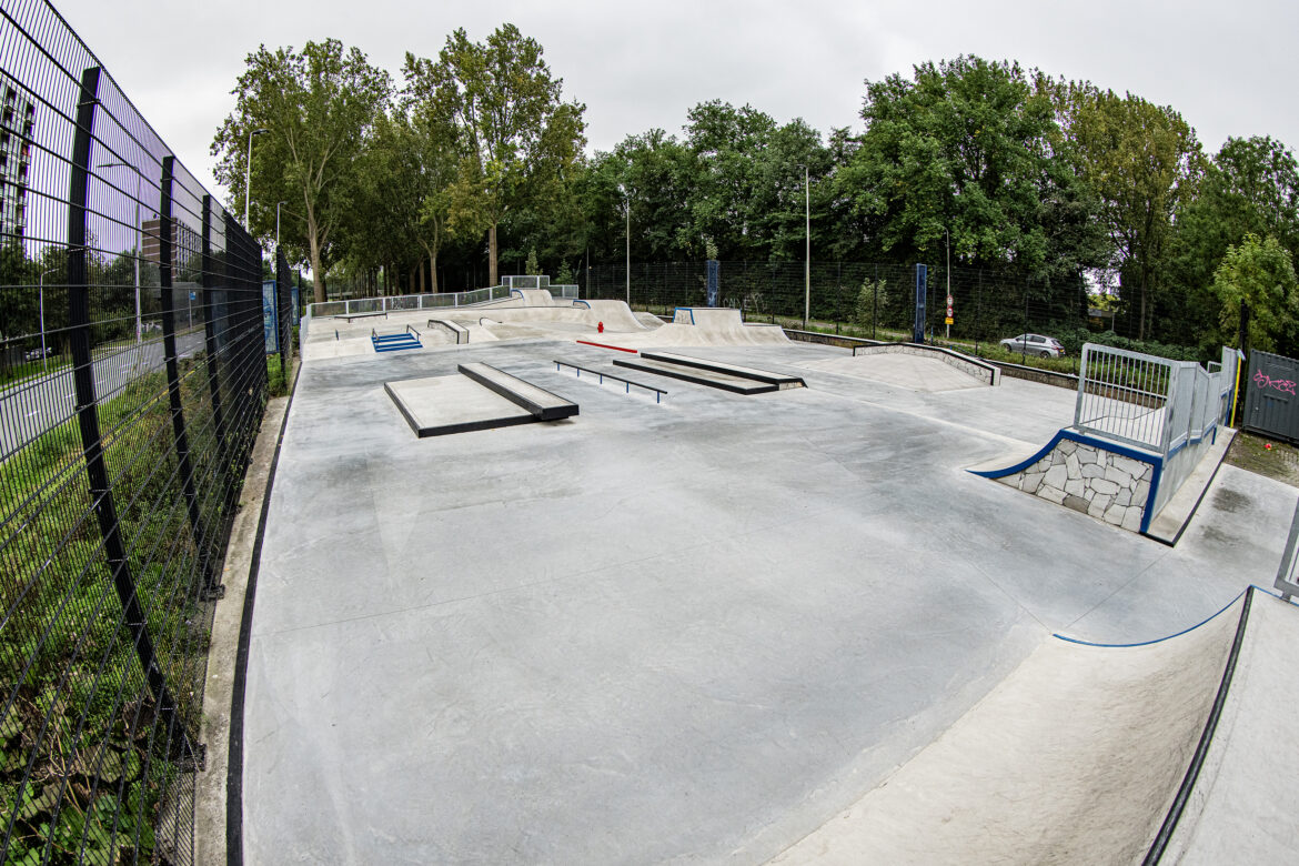 Overview foto van skatepark de middenberm in Delf