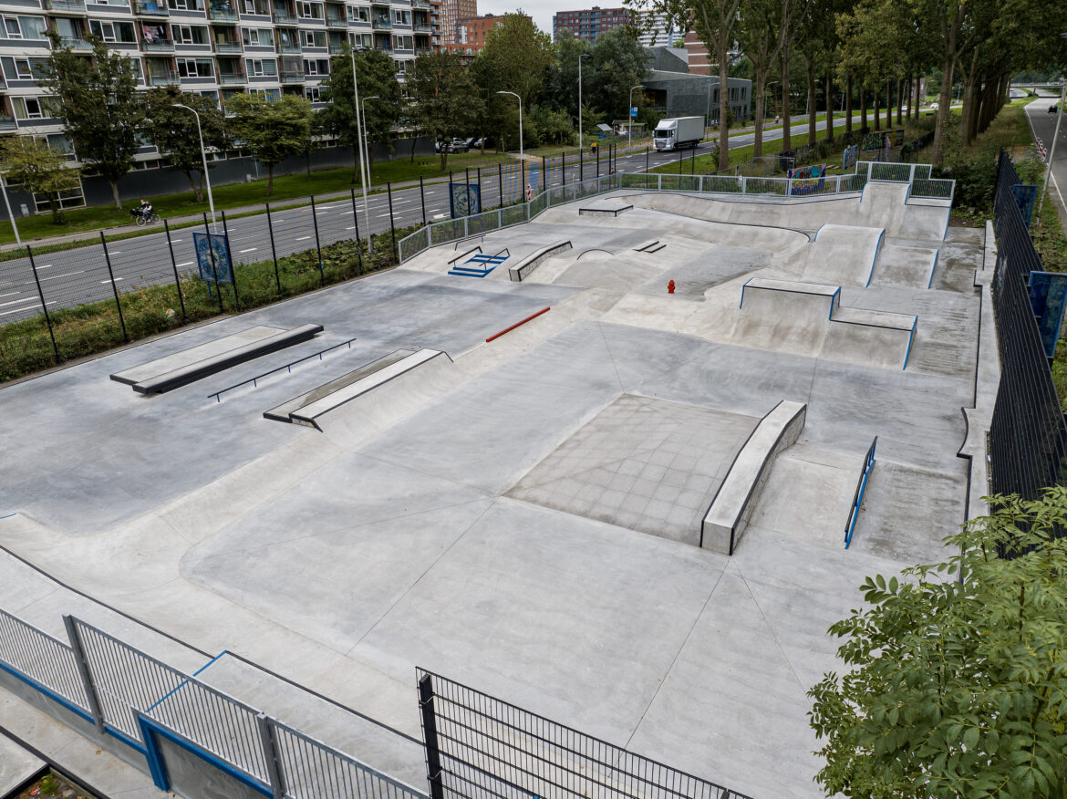Middenberm Skatepark Delft by SkateOn Skateparks