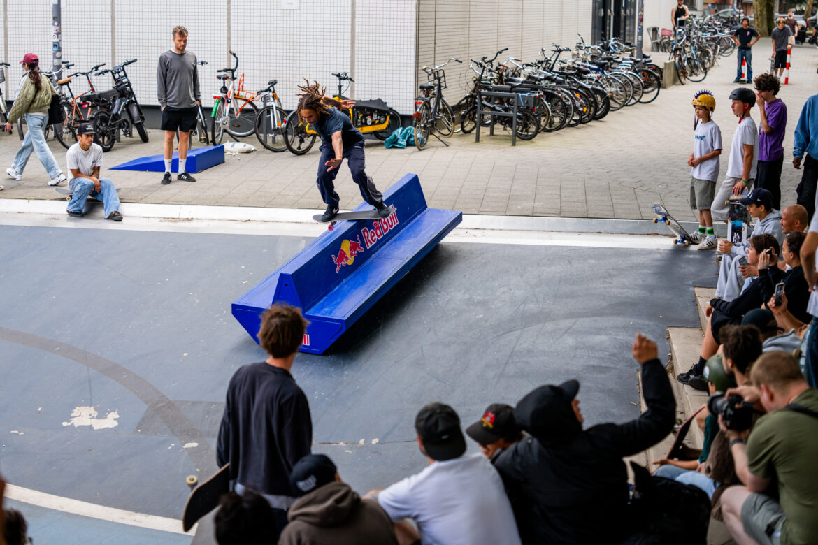 Flatspot-Street-Session-Rotterdam-Chris-Hoeve-Boardslide