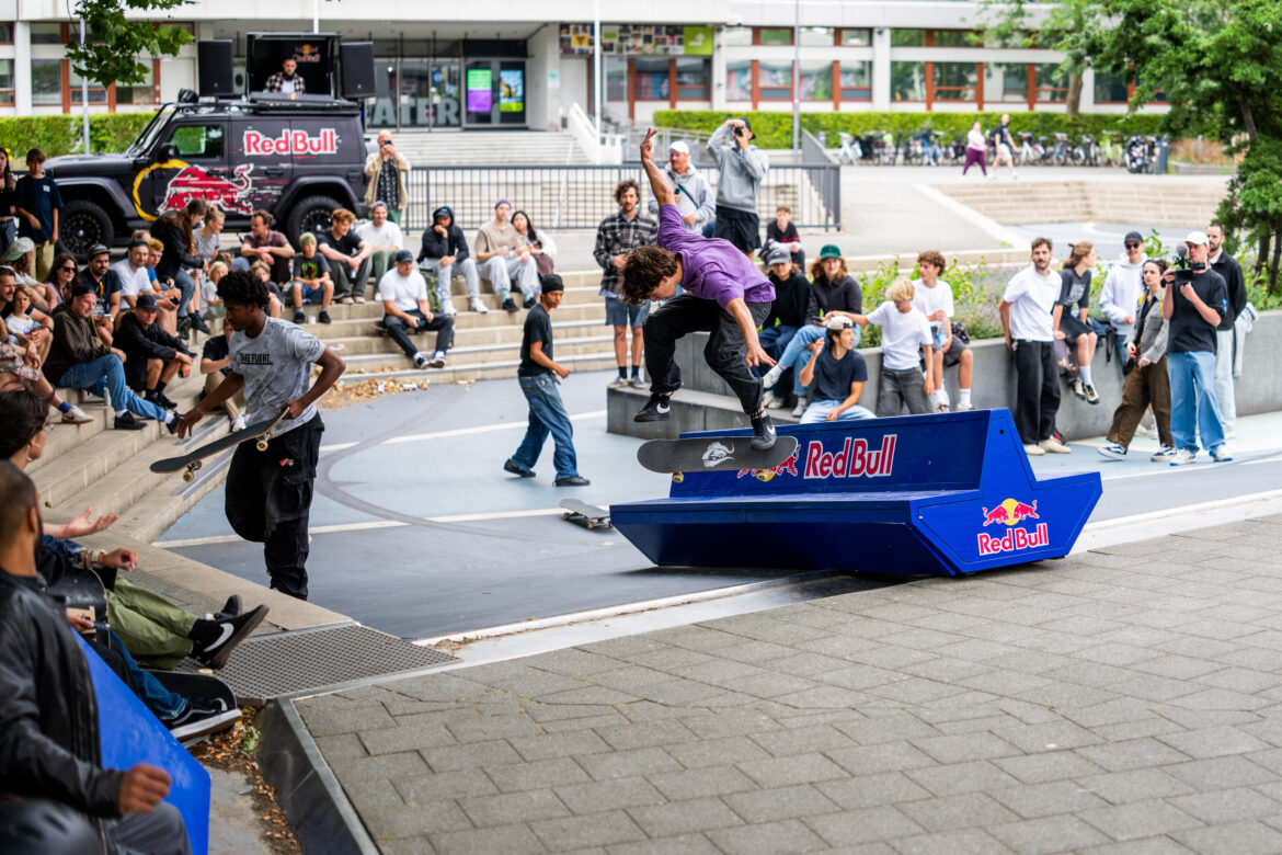 Flatspot-Street-Session-Rotterdam-Francis-Cotton-Kickflip-bs-Tail