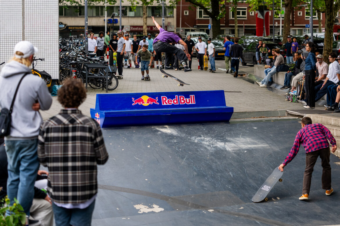 Flatspot-Street-Session-Rotterdam-Francis-Cotton-bs-heelflip