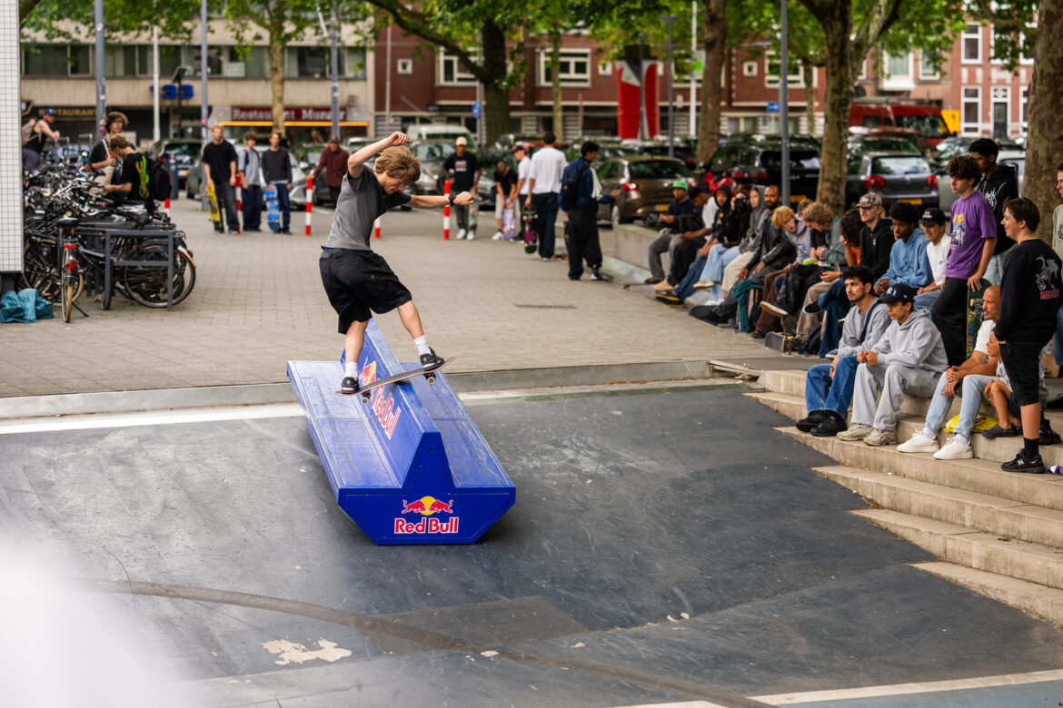 Flatspot-Street-Session-Rotterdam-Tristan-van-Hal-fs-boardslide