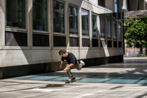 Douwe Macare in de REELL x Douwe Macaré skatebroek