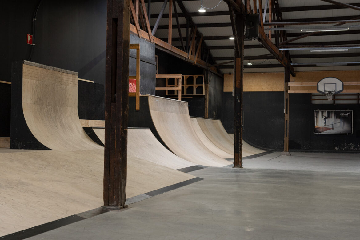 Burnside-Skatepark-Deventer-Course-Overview-6 Quarterpipe section at Burnside Skatepark Deventer, the Netherlands