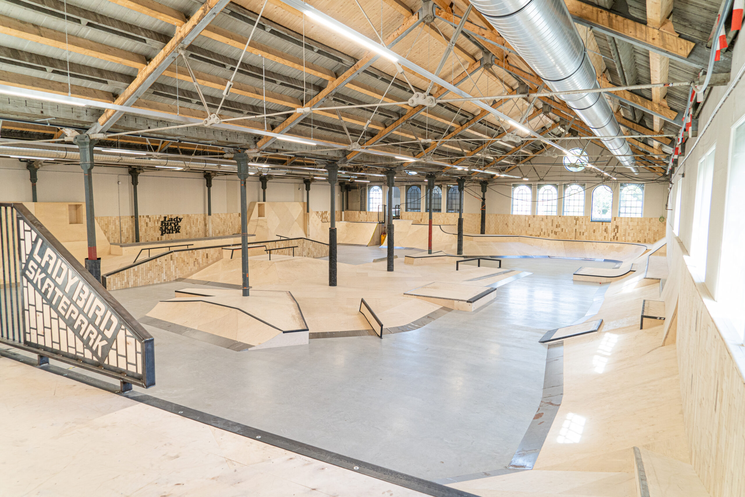 Overzicht van Ladybird Skatepark in Tilburg
