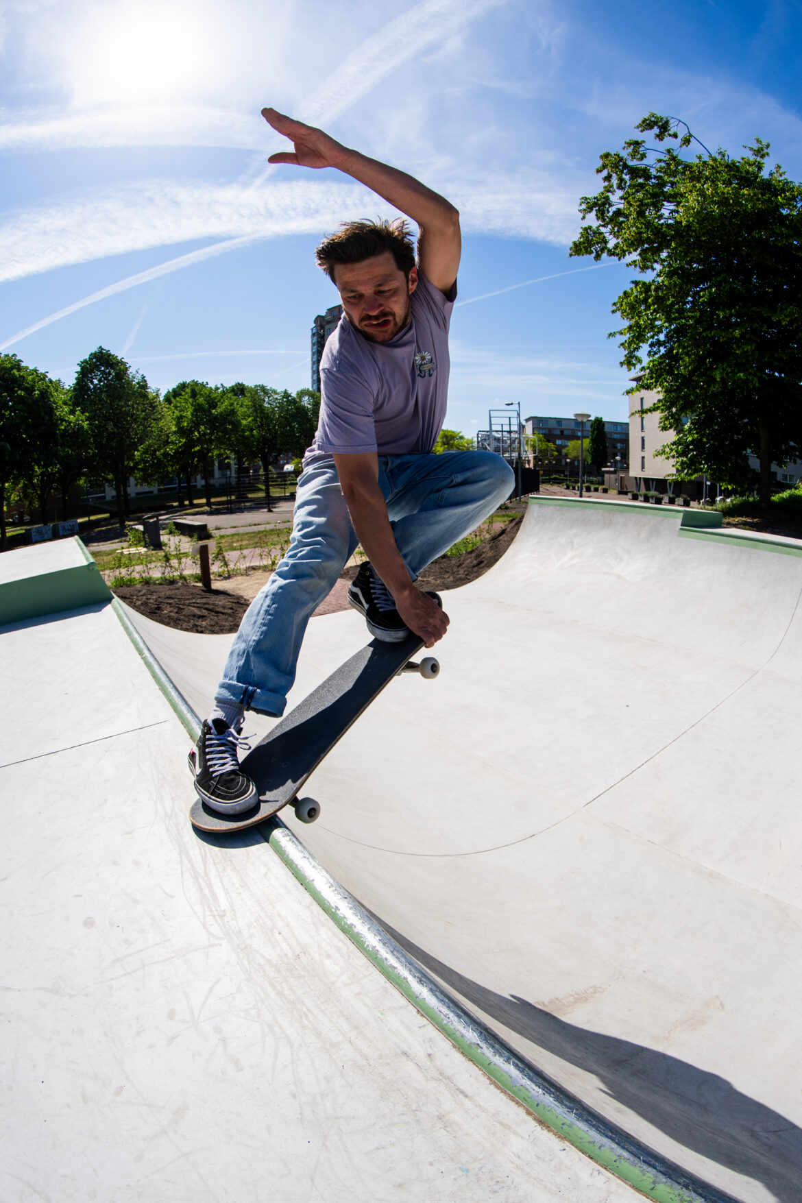 Mud-Crew-Skatepark-Amsterdam-Kasterleepark-Paul-Verbaak-Crailslide-1 Fisheye foto van skater Paul Verbraak in de miniramp