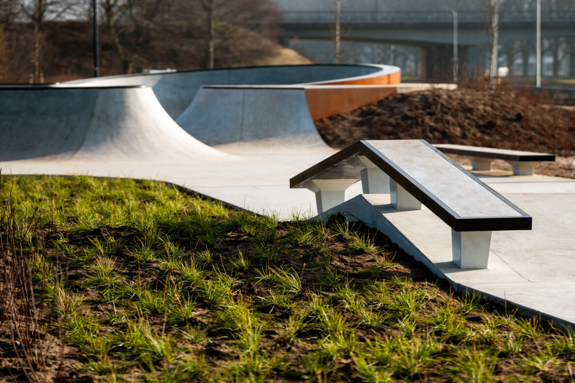 Nine-Yards-Skateparks-Oosterhout-15 Closeup van skateobstakel op de skatebaan in Oosterhout