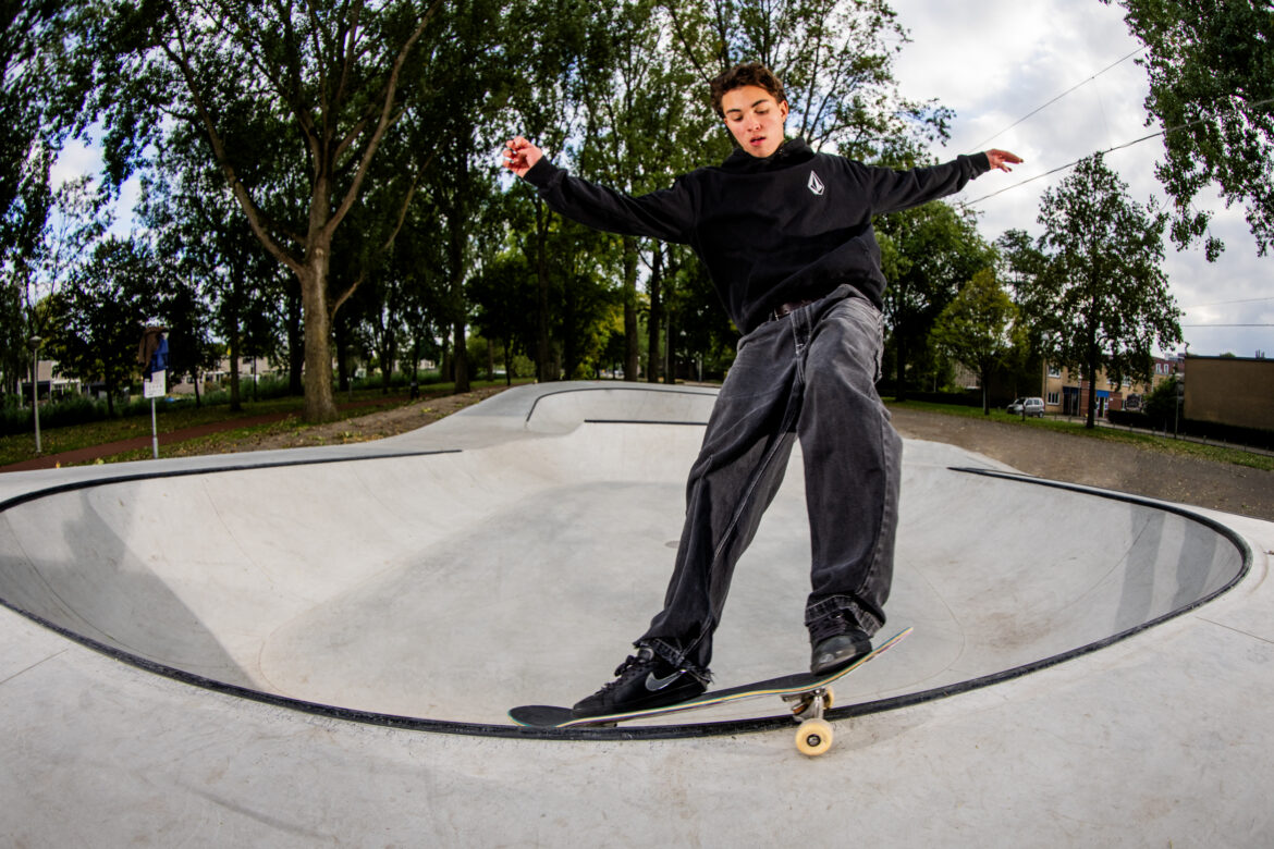 Osdorp-Amsterdam-Bowl-Diego-Broest-Smith Skater diego broest in actie