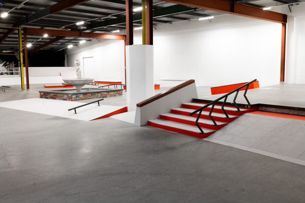 PARK_Amsterdam_skatepark_overview_marcelveldman_05 Hubba met stairset en handrail bij skatepark PARK in Amsterdam