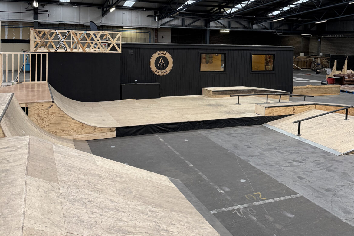 Root5 Skatepark in Venlo overzicht foto met view op de kantine