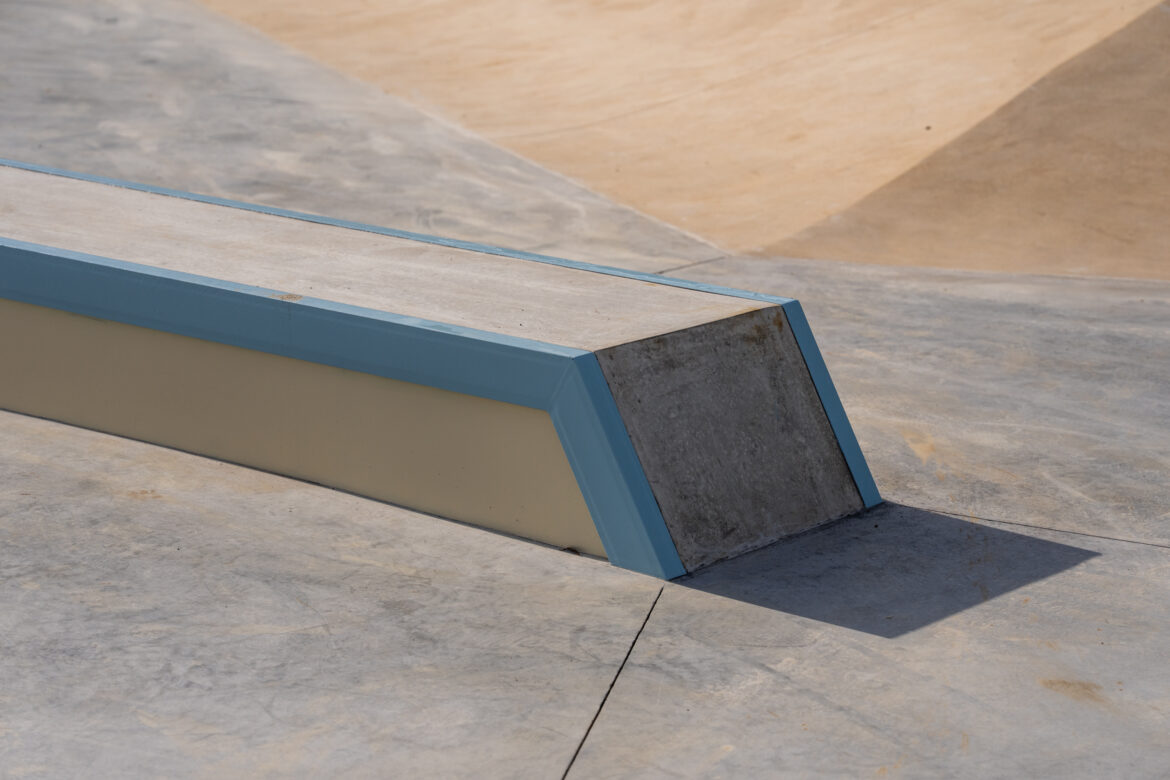 Curb in skatepark Arnhem Schuytgraaf