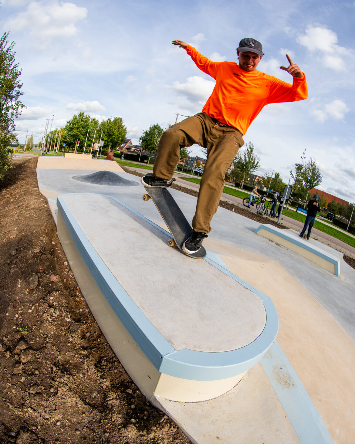 Fisheye shot van skateboarder Raimo Pastoor in het nieuwe skatepark in Arnhem